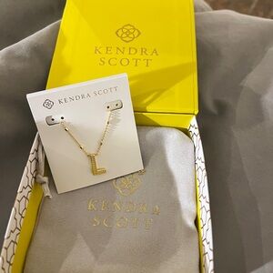 KENDRA SCOTT L necklace. Gold NWT